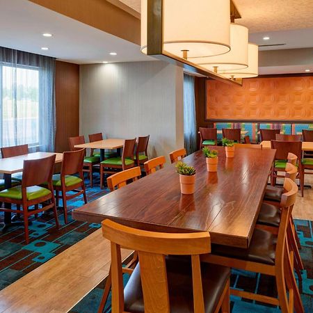 Fairfield Inn By Marriott Richmond New Paris Esterno foto