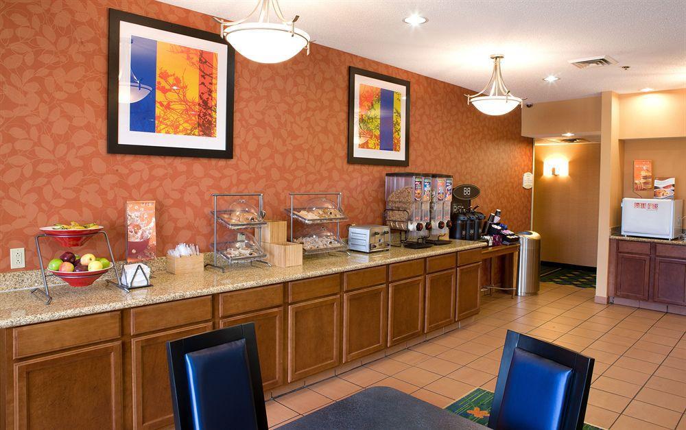 Fairfield Inn By Marriott Richmond New Paris Esterno foto