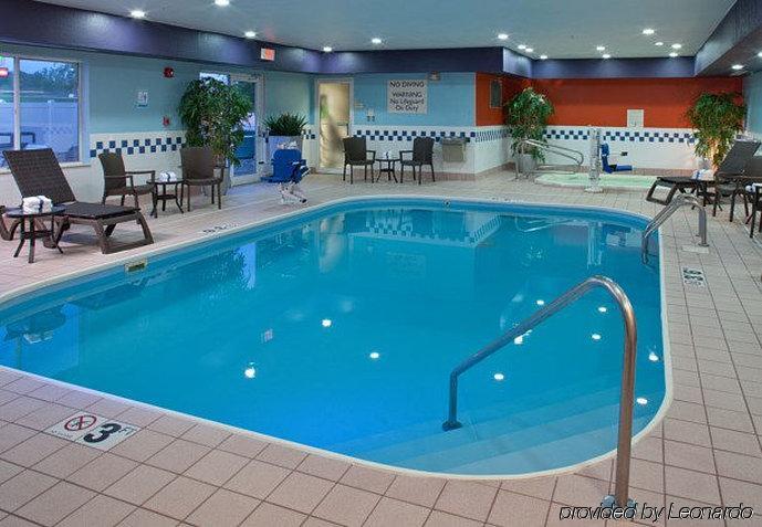 Fairfield Inn By Marriott Richmond New Paris Esterno foto